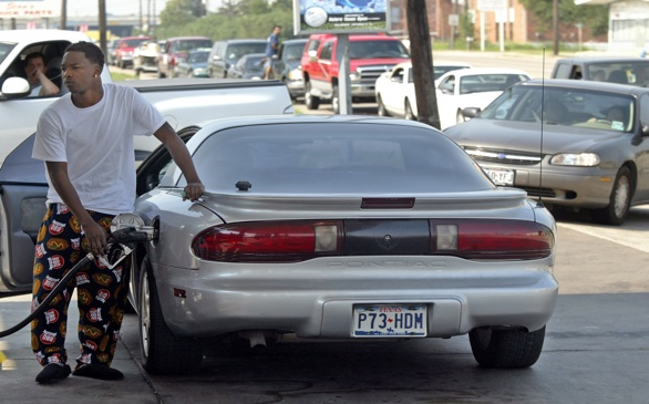 9 Ways to Save Money on Gas