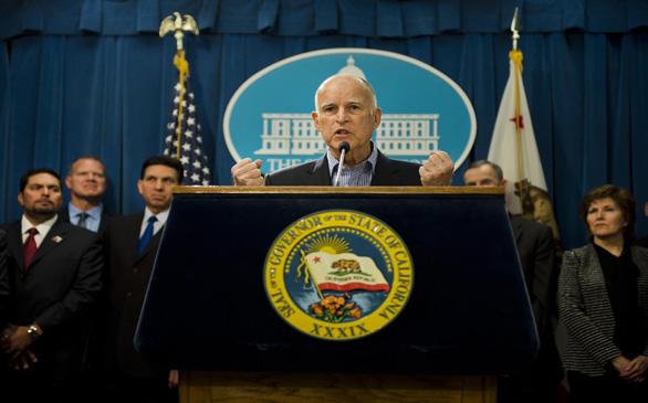 Gov. Brown Urges University of California to Prod Students to Graduate in 4 Years