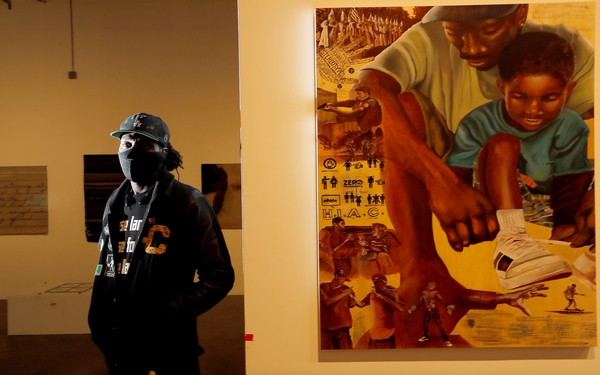 Homeless artist wants to ‘be the light’ on LA’s skid row