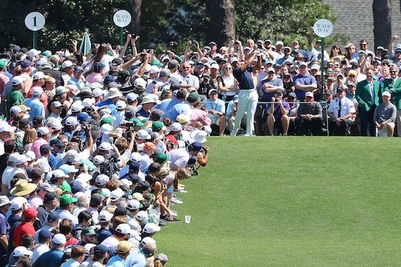 Tiger Woods mania already huge at Masters practice. Does it appear he can play?