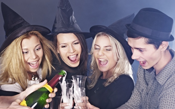 How to Throw a Spook-tacular Halloween Party