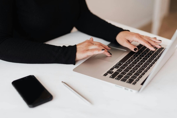 How PDF Summarising Tools Help College Students Stay Organised