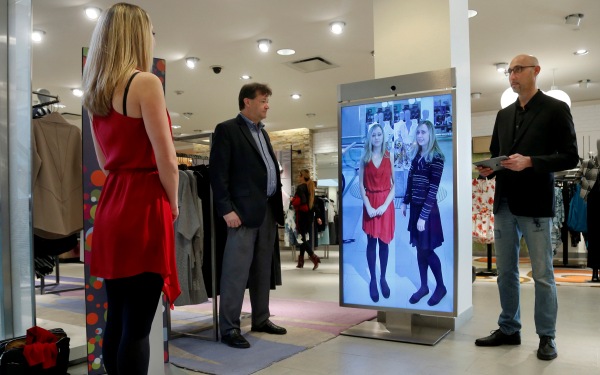 With smart mirror, shopping trips become solo fashion shows