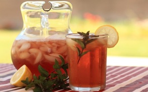 Thirst-Quenching Sparkling Iced Tea