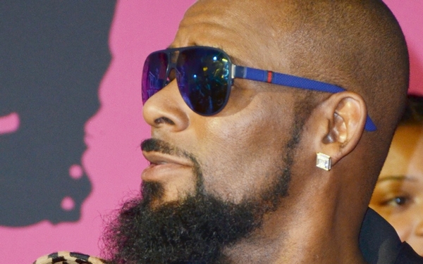 Q&A with R. Kelly: He’s ready to talk about Christmas — but not allegations