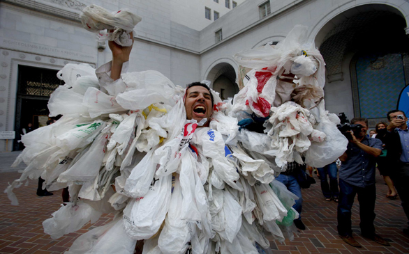L.A. Approves Ban on Plastic Bags