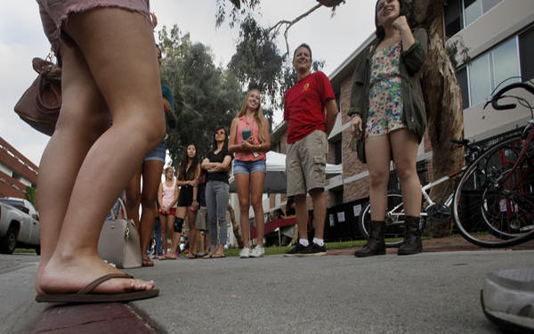 Survey finds college freshmen party less, worry about money more
