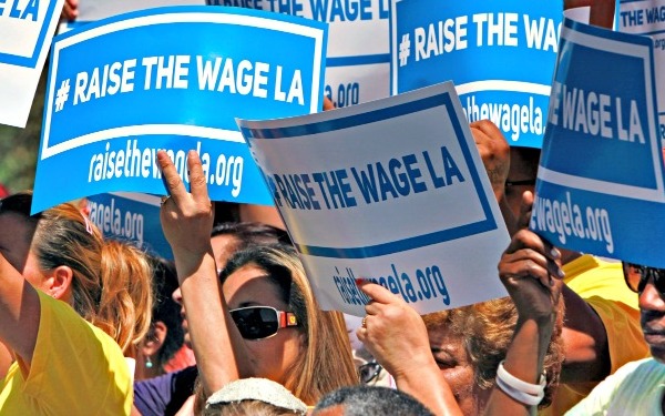 L.A. City Council committee votes to raise minimum wage to $15 by 2020