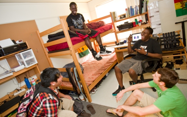 Match made on Facebook: more college freshmen choose their own roommates