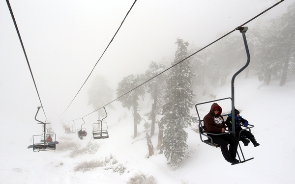 Southern Californians trek to the mountains for winter fun and tranquility