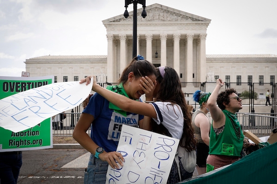 US Supreme Court overturns Roe v. Wade, ending constitutional right to abortion