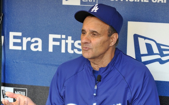 Torre leaves MLB post to pursue Dodgers ownership bid