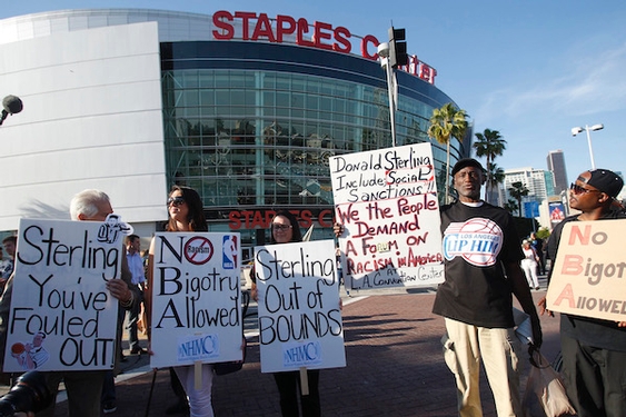 Lakers, AEG to make Staples Center a voting center for L.A.